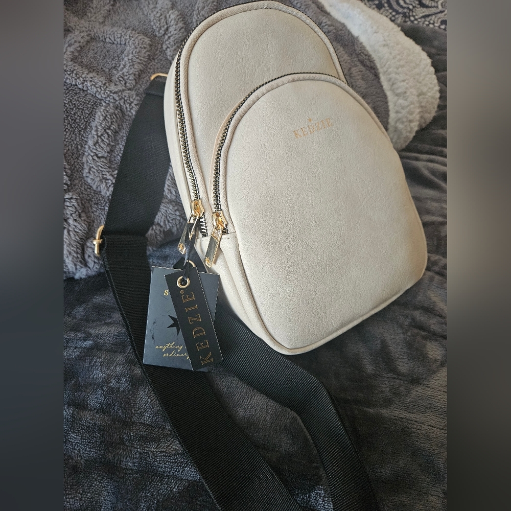 KEDZIE crossbody sling